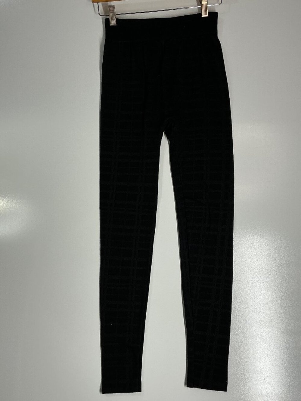 Time and Tru Black Textured High Rise Leggings Women M 8-10